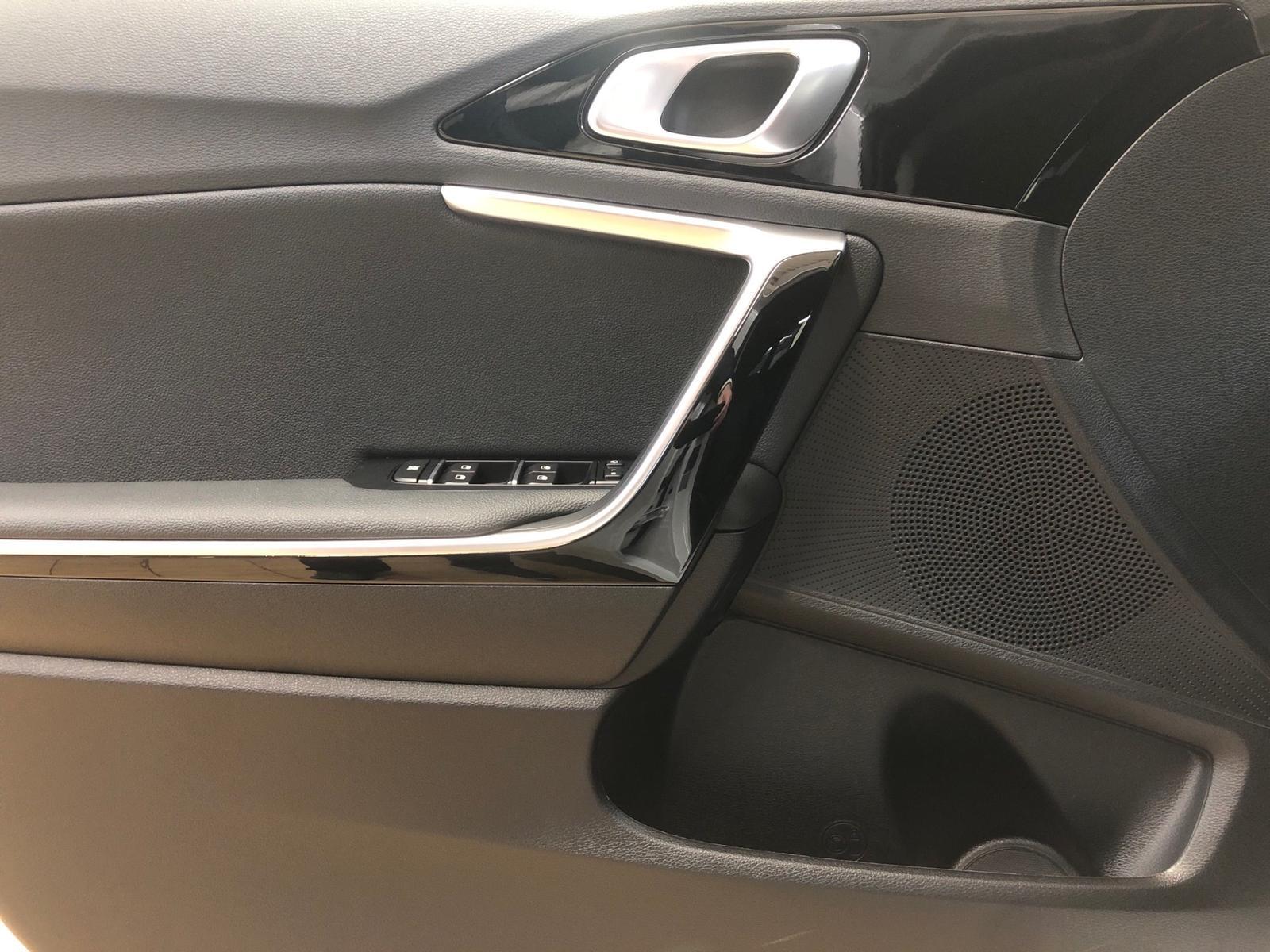 Kia CEED SPORTSWAGON 1.6 Plug-In Hybrid VISION NAVI+