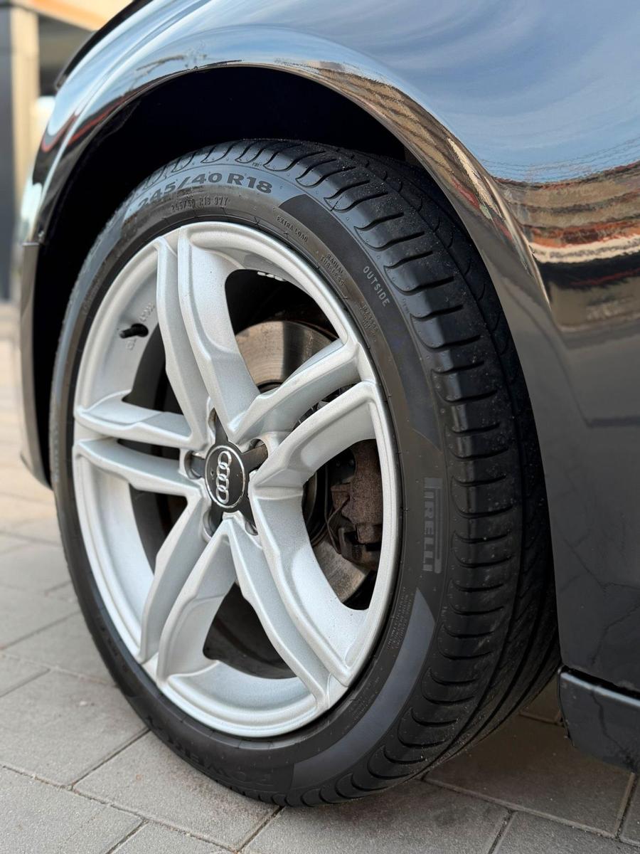Audi A4 2009 — photo 11