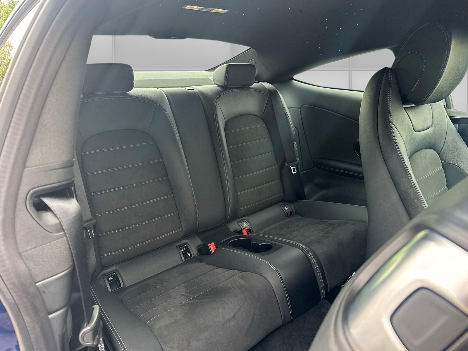 Fahrzeugabbildung Mercedes-Benz C 200 CGI AMG Line Park-Paket LED Navi