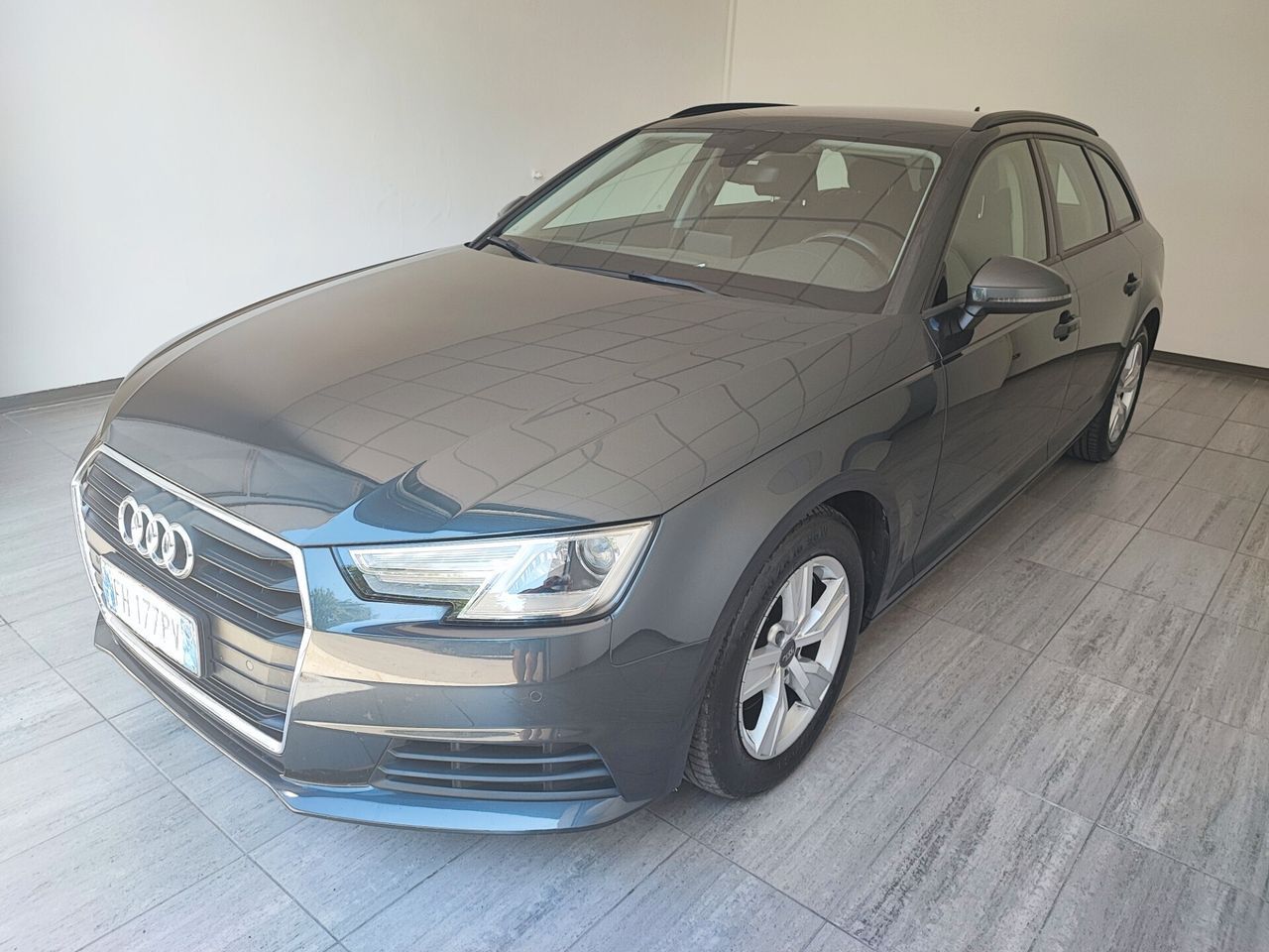 Audi A4 - 1