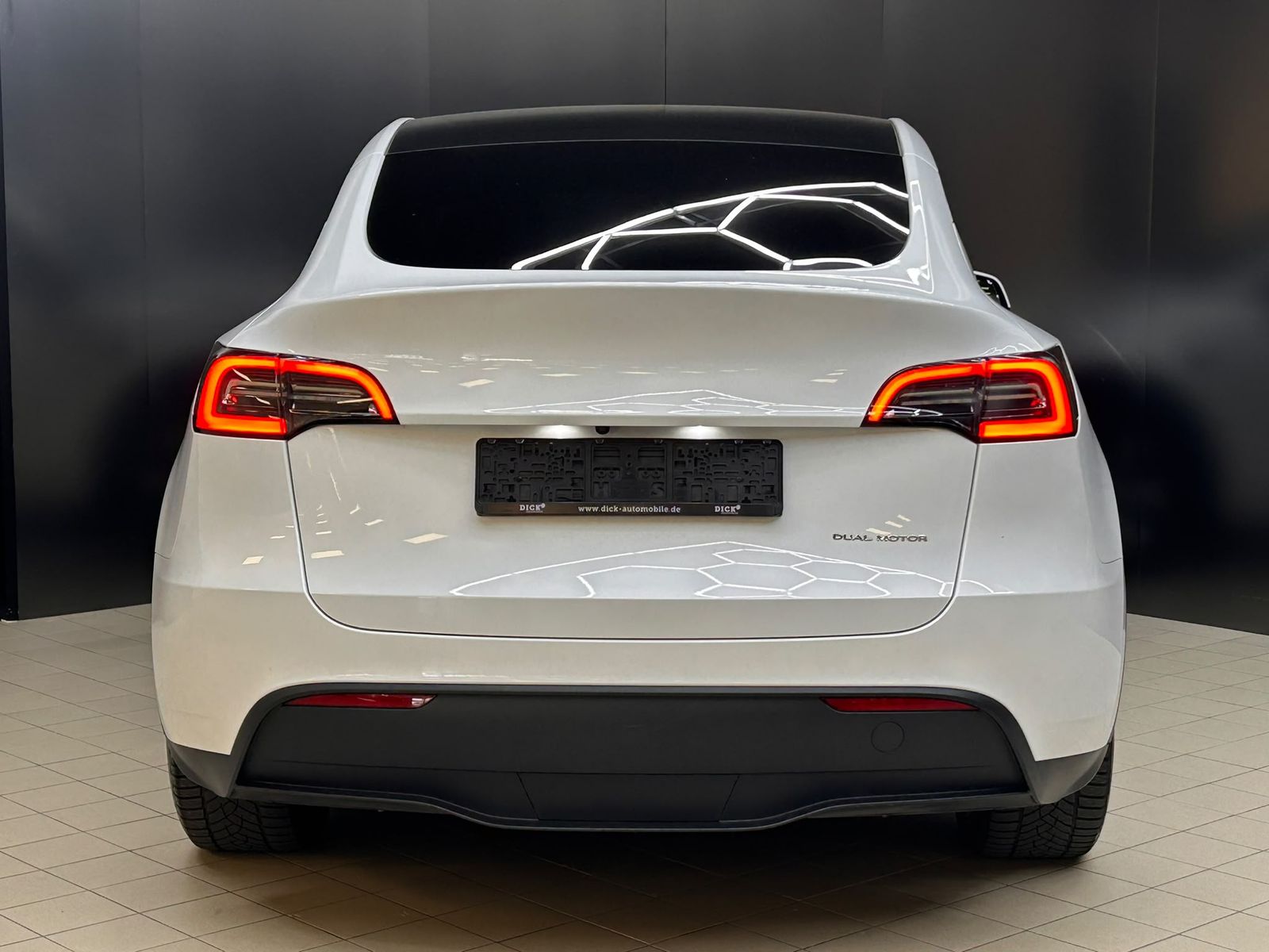 Tesla Model Y Long Range Dual AWD LED NAV SHZ 360 ACC foto 8