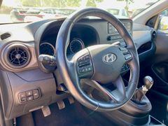 Fahrzeugabbildung Hyundai i10 1.0 KLIMA SHZ LRHZ ALLWETTER PDC BLUETOOTH