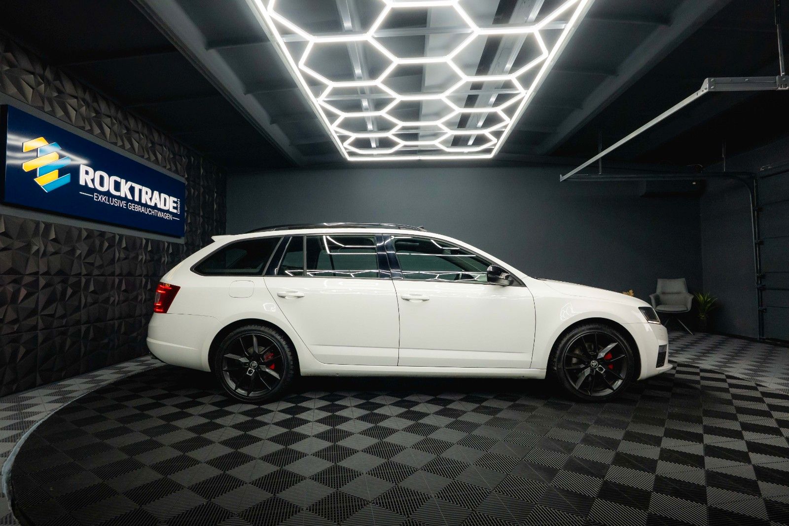 Fahrzeugabbildung SKODA Octavia 2.0 TDI RS 4x4 Performance *Pano*ACC*LED