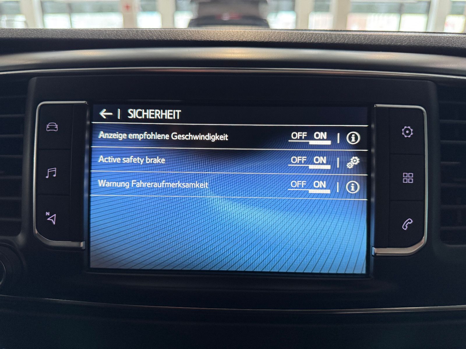 Fahrzeugabbildung Toyota Proace Verso L2 Shuttle Comfort Automatik Voll