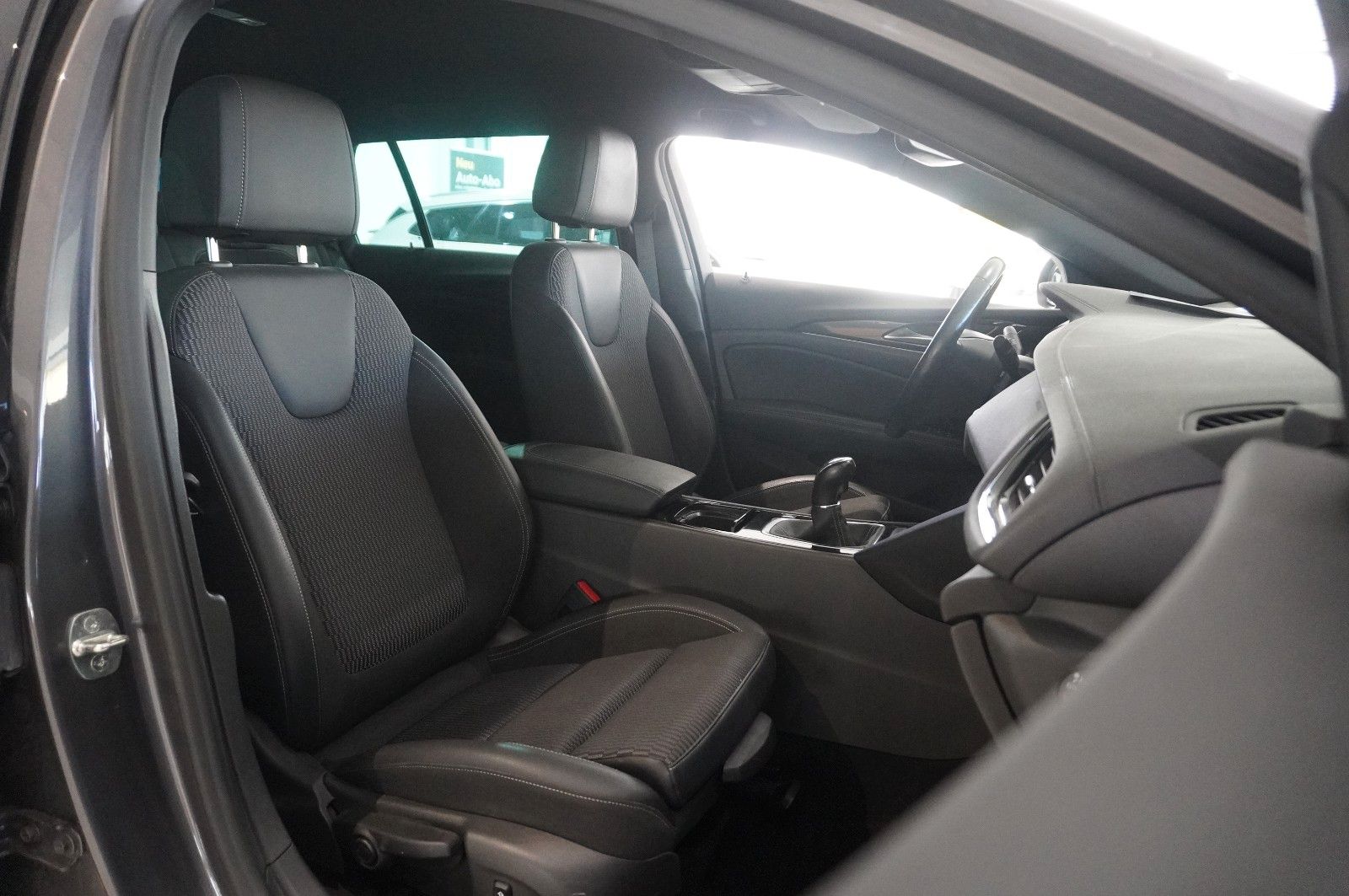 Fahrzeugabbildung Opel Insignia B ST 2.0D BUSINESS NAVI/LED/KAMERA/AHK