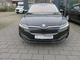 Skoda Superb Combi 2.0TDI DSG Premium Edition - Skoda Superb mit Diesel-Antrieb: Kombi
