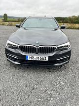 BMW 530d xDrive Touring A - AHK, HUD, STHZ, DAB,  - graue BMW 530