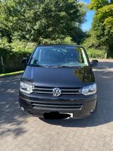 Volkswagen T5 Multivan mit 5 Türen sehr gepflegt! Standheiz - VW T5 Multivan Gebrauchtwagen in Hamburg