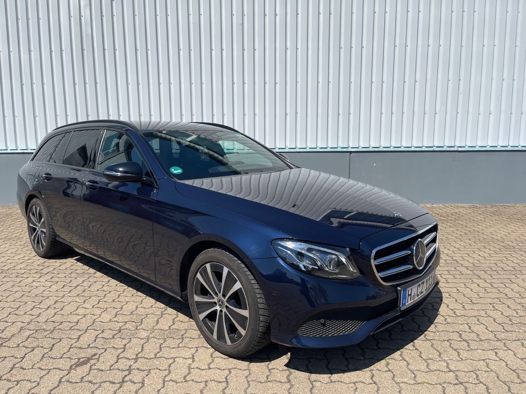 Image of Mercedes-Benz E 300