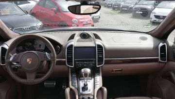 Porsche Cayenne - 10