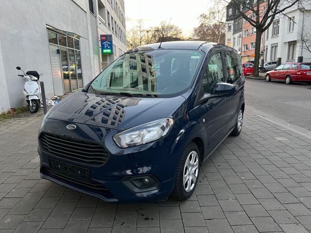 Ford Tourneo Courier Trend Klimaanlage