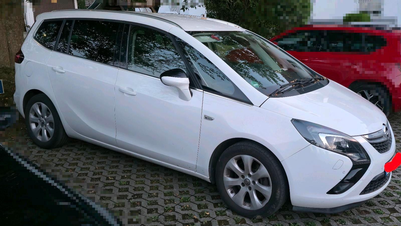 Opel Zafira 2015 — photo 7