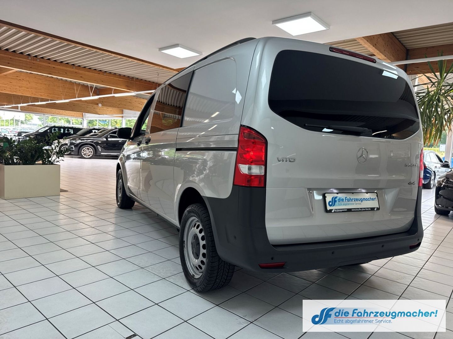 Fahrzeugabbildung Mercedes-Benz Vito Mixto 114 CDI 4x4 kompakt Navi Digitales Co