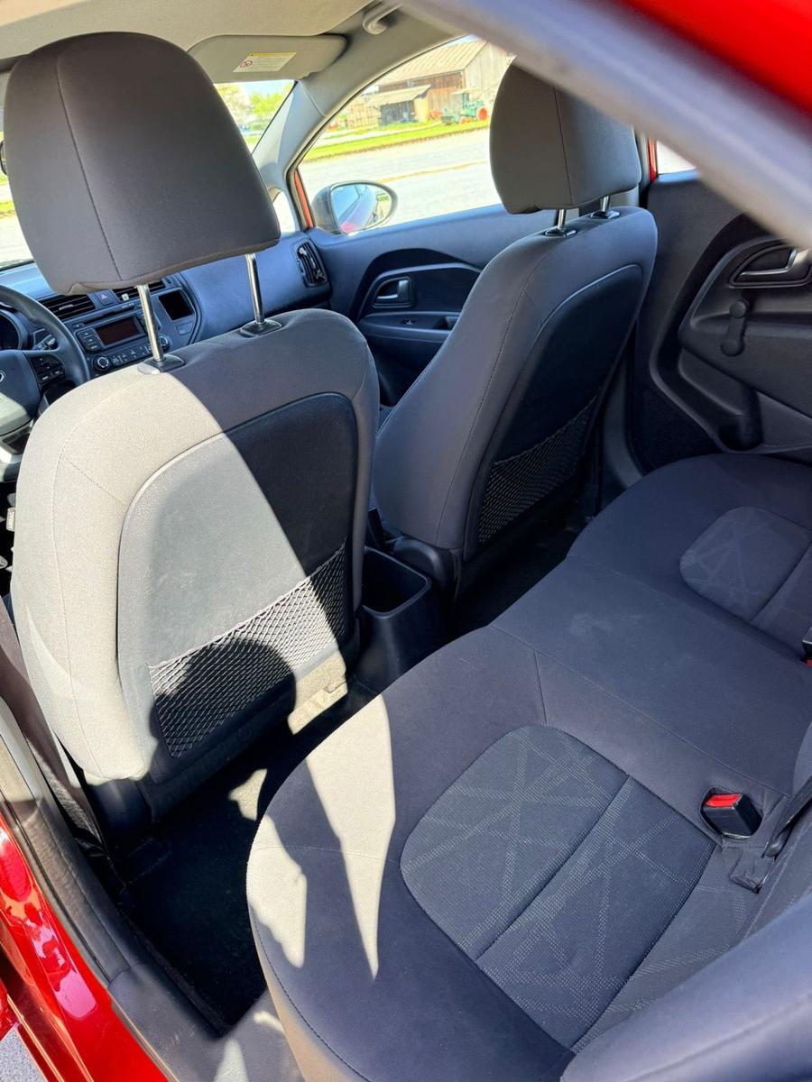 Kia Rio 2012 — photo 11