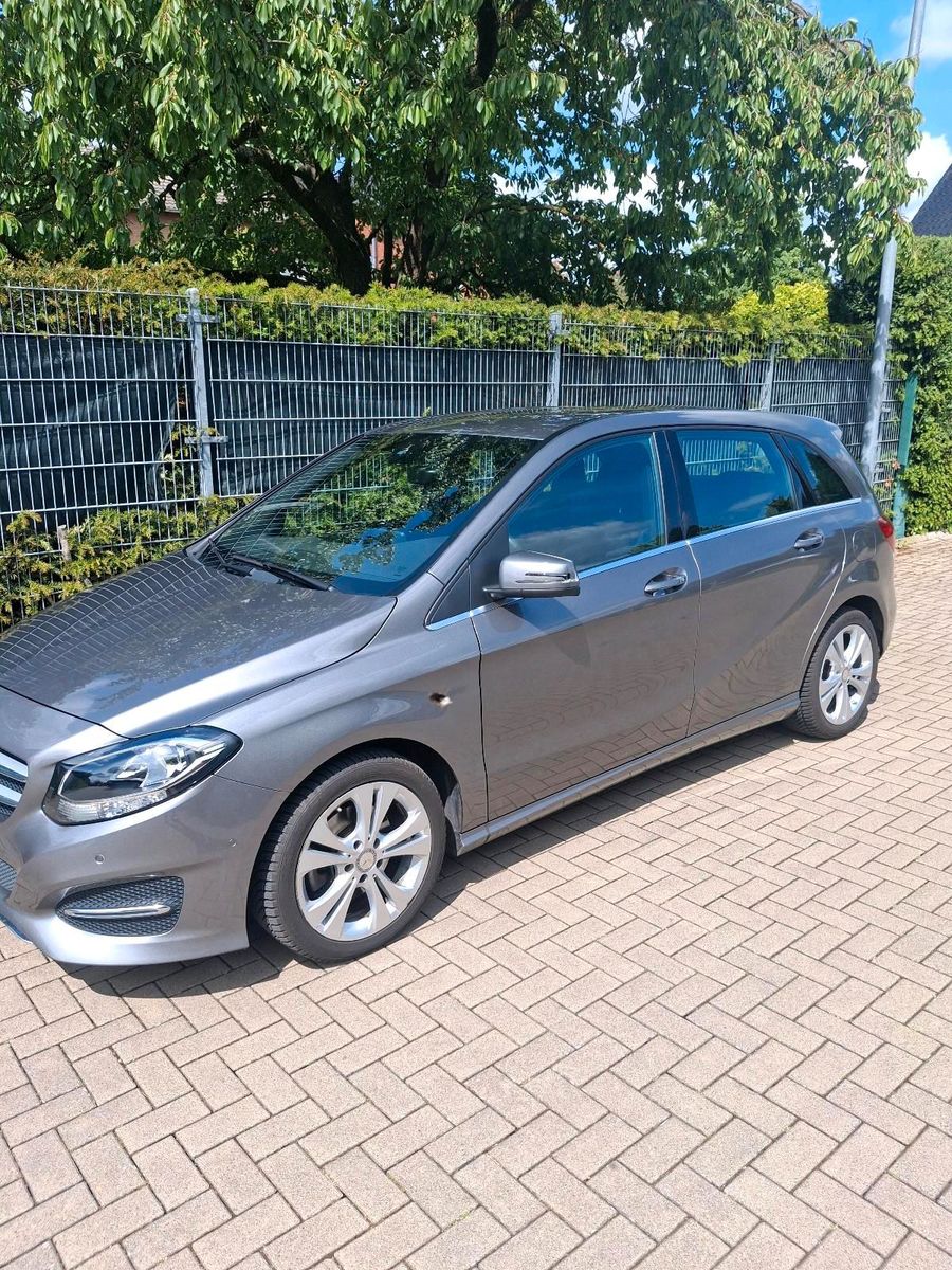 MERCEDES-BENZ Mercedes B180