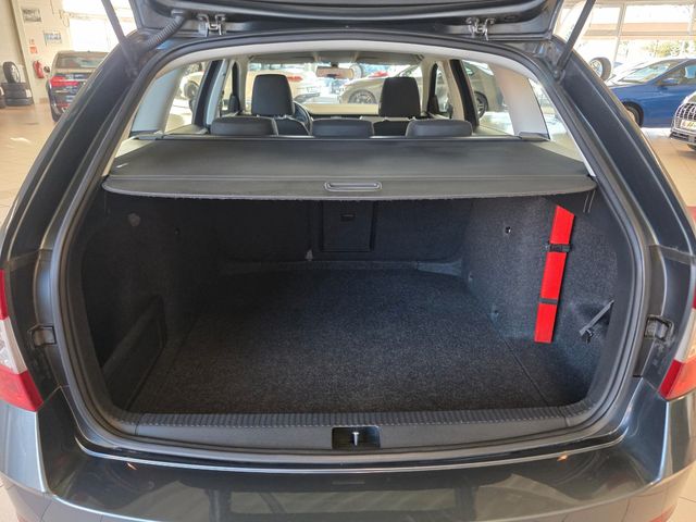SKODA Octavia — Foto 7