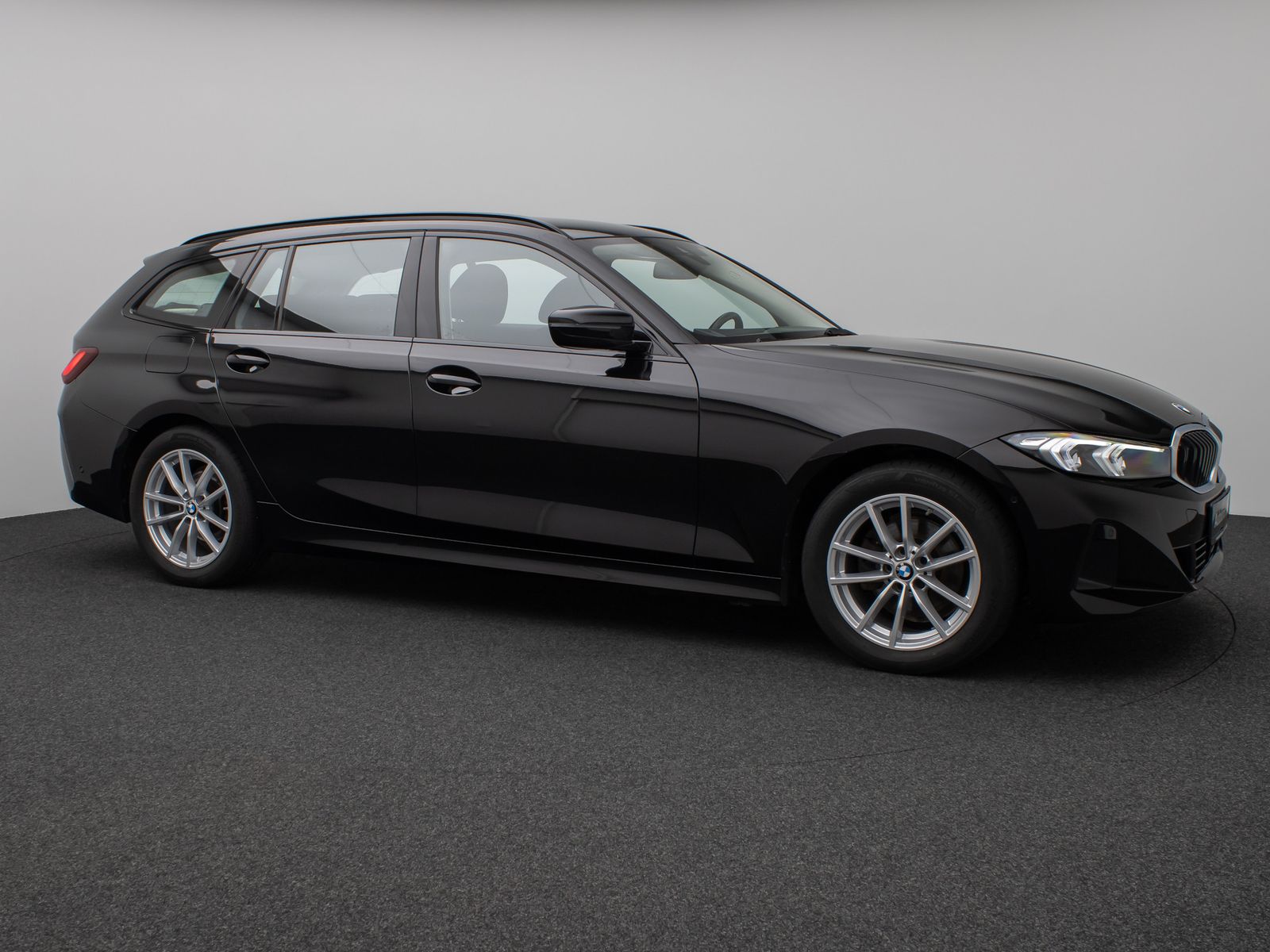 Fahrzeugabbildung BMW 320d xD Kamera HUD DAB CockPitPro Stop&Go AHK