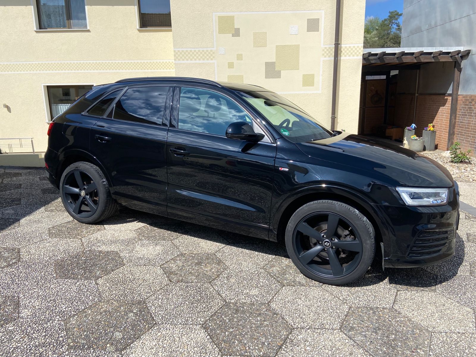 AUDI Q3 Sport 2.0 TFSI 132kW/180PS quattro S tronic 