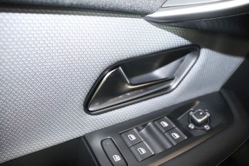Fotografie 6 des Opel Grandland (X) Grandland 1.2 DI Hybrid 48 V Automatik GS AHK