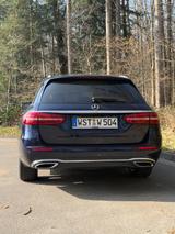 Mercedes-Benz E 400 d 4MATIC T Autom. - - Mercedes-Benz E 400 mit Diesel-Antrieb: Massagesitze, Kombi