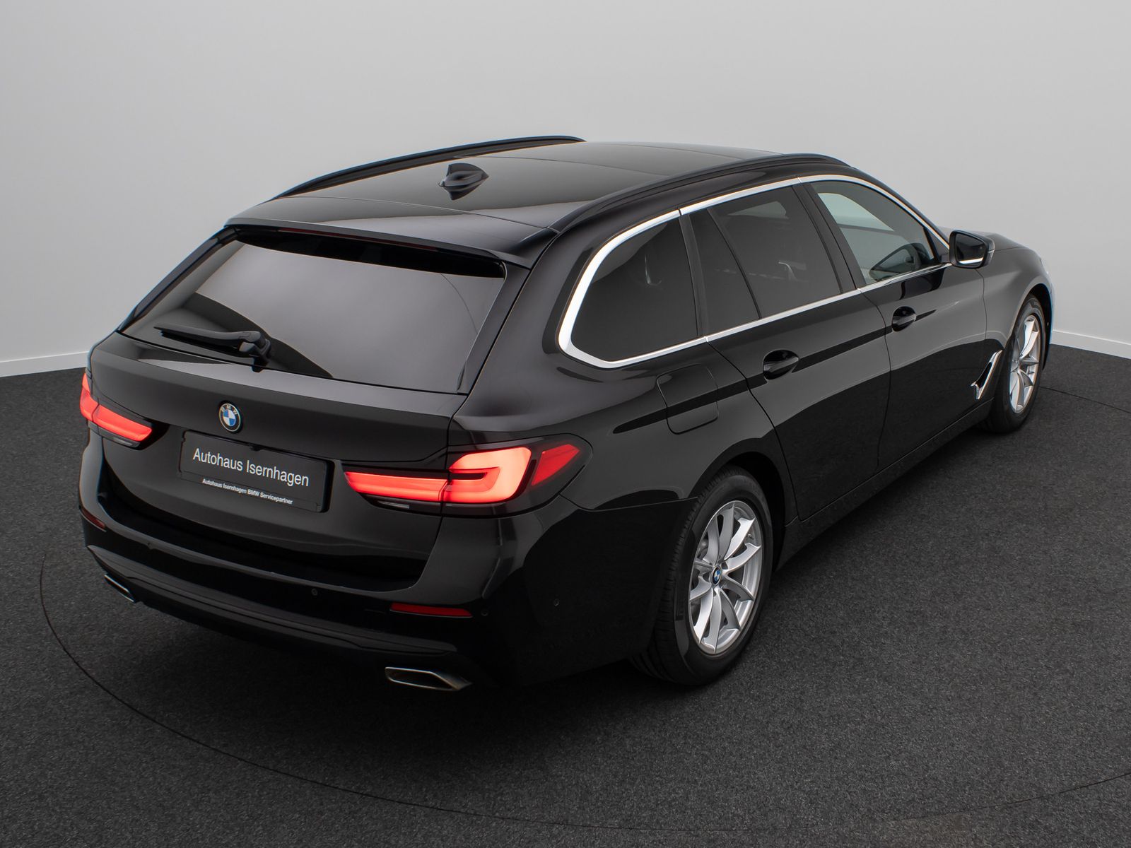 Fahrzeugabbildung BMW 520d Sport Kamera DAB Alarm Leder Panorama H/K
