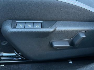 Citroën C4 1.2 PureTech 130 Max 360+Kam.+KeyLess+Massage