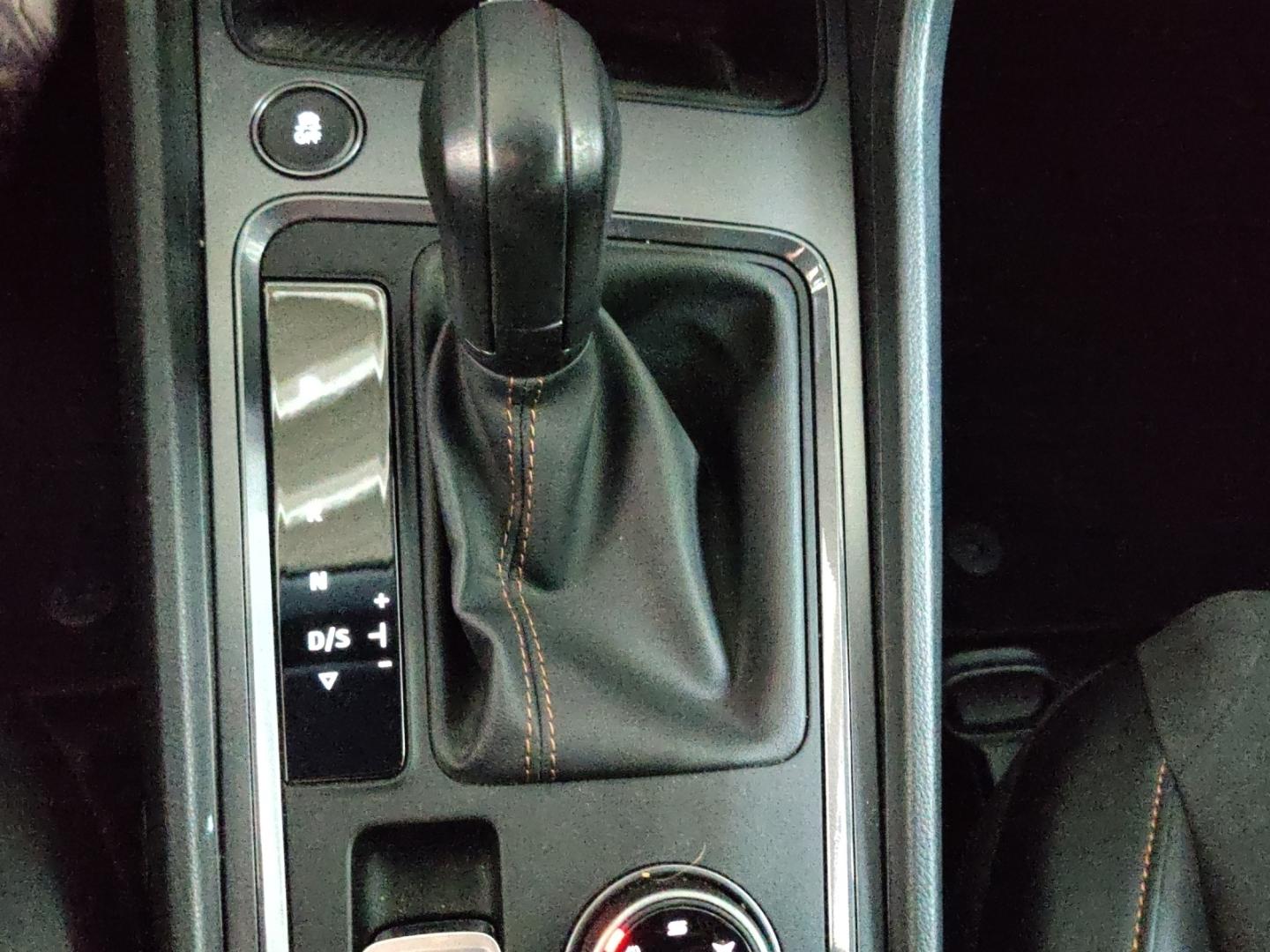 Cupra Ateca 4Drive TSI AHK-klappbar Navi Panoglasdach 