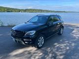 Mercedes-Benz ML 350 BlueTEC 4MATIC - - Mercedes-Benz ML 350: Bluetec