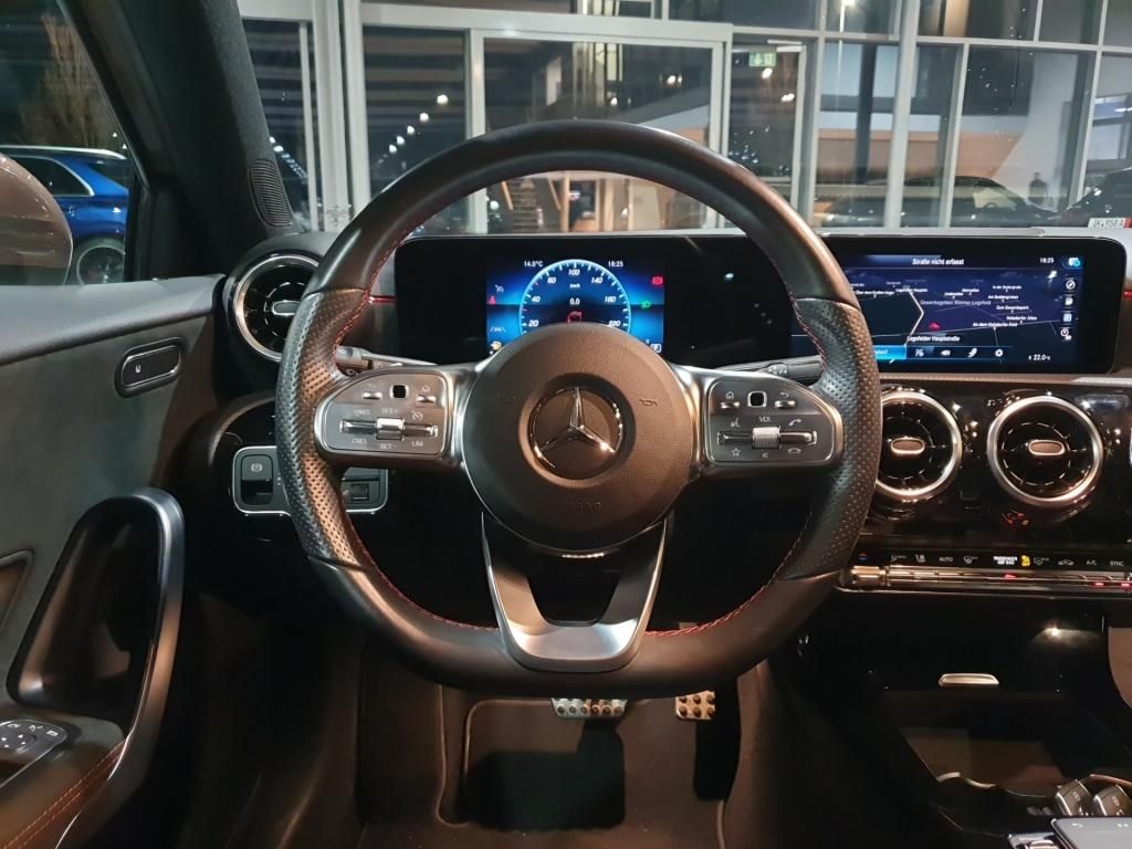 Fahrzeugabbildung Mercedes-Benz A 200 Kompaktlimousine AMG*Nav*AHK*PDC*SpurH