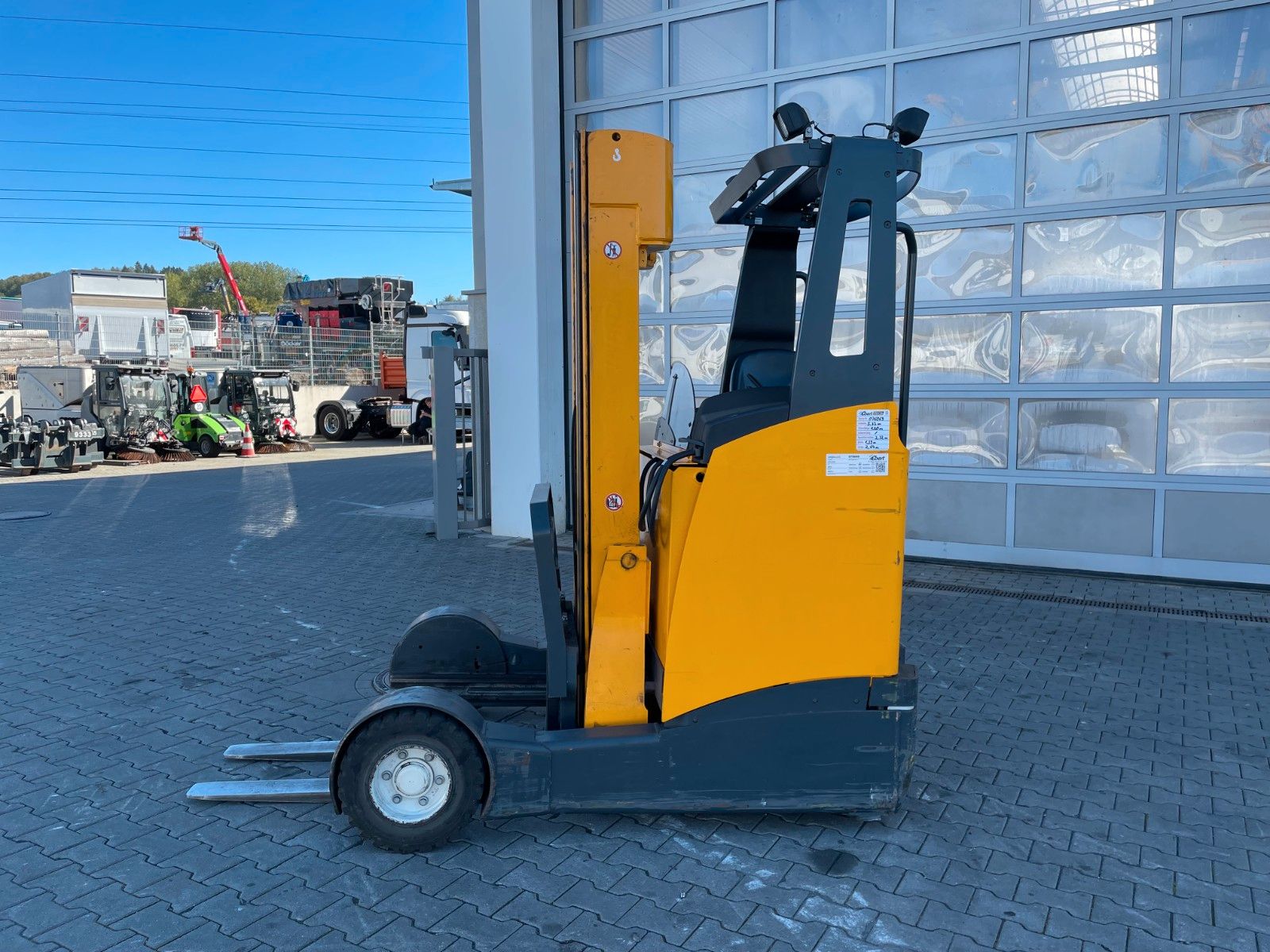 Fahrzeugabbildung Jungheinrich ETV C16 / Triplex 5.3m / SS / nur 3.594h / 2023