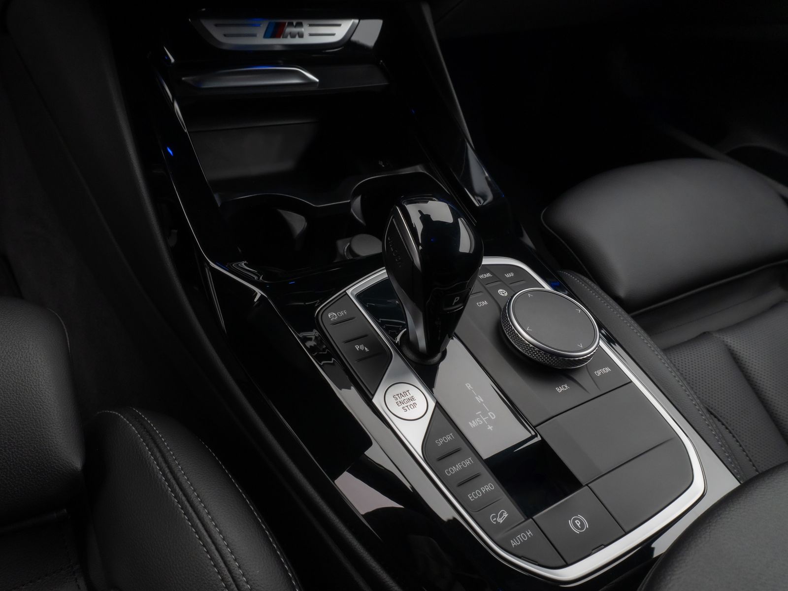 Fahrzeugabbildung BMW X3 M40d Kamera Laser HUD DAB H/K AHK Komfort 20"