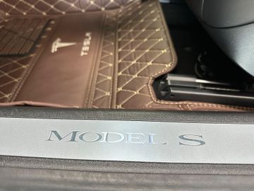 Fahrzeugabbildung Tesla Model S AbstandTempo Pano 360°Leder 21"SoundSyst