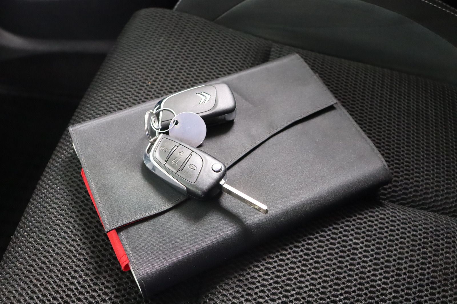 Fahrzeugabbildung Citroën C4 1.6 * HU 03.2028 * Selection