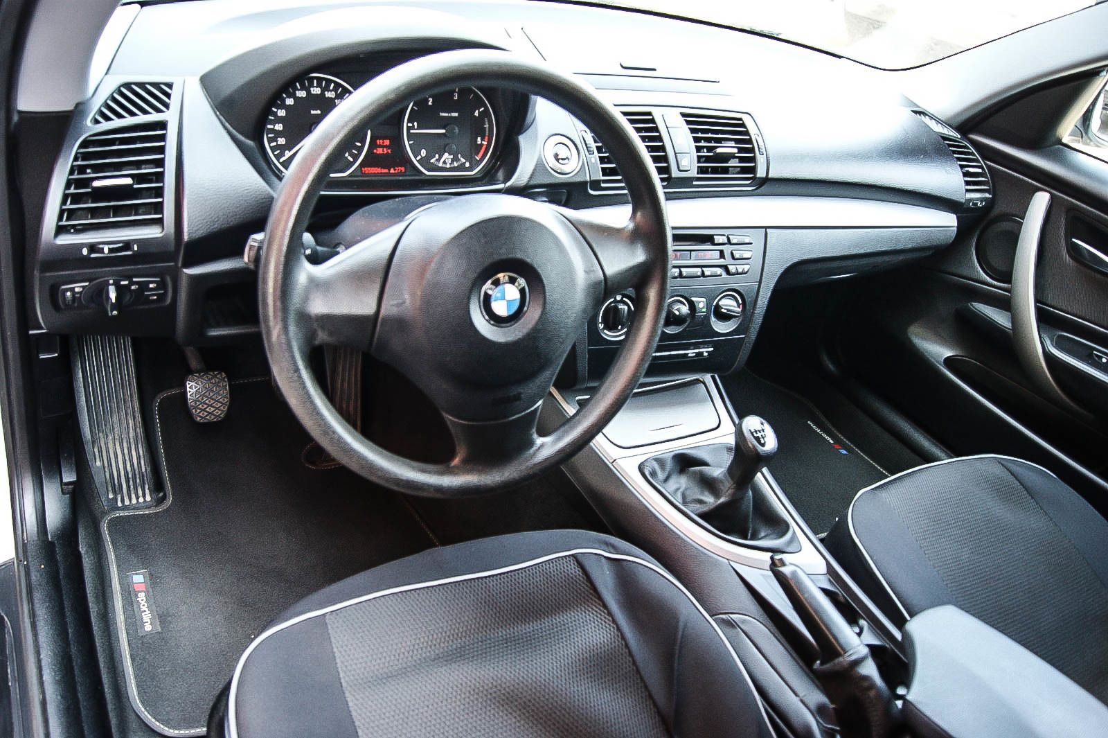 Fahrzeugabbildung BMW 116 d ADVANTAGE KLIMA SIHZG EINPARKHILFE 5-Sitze