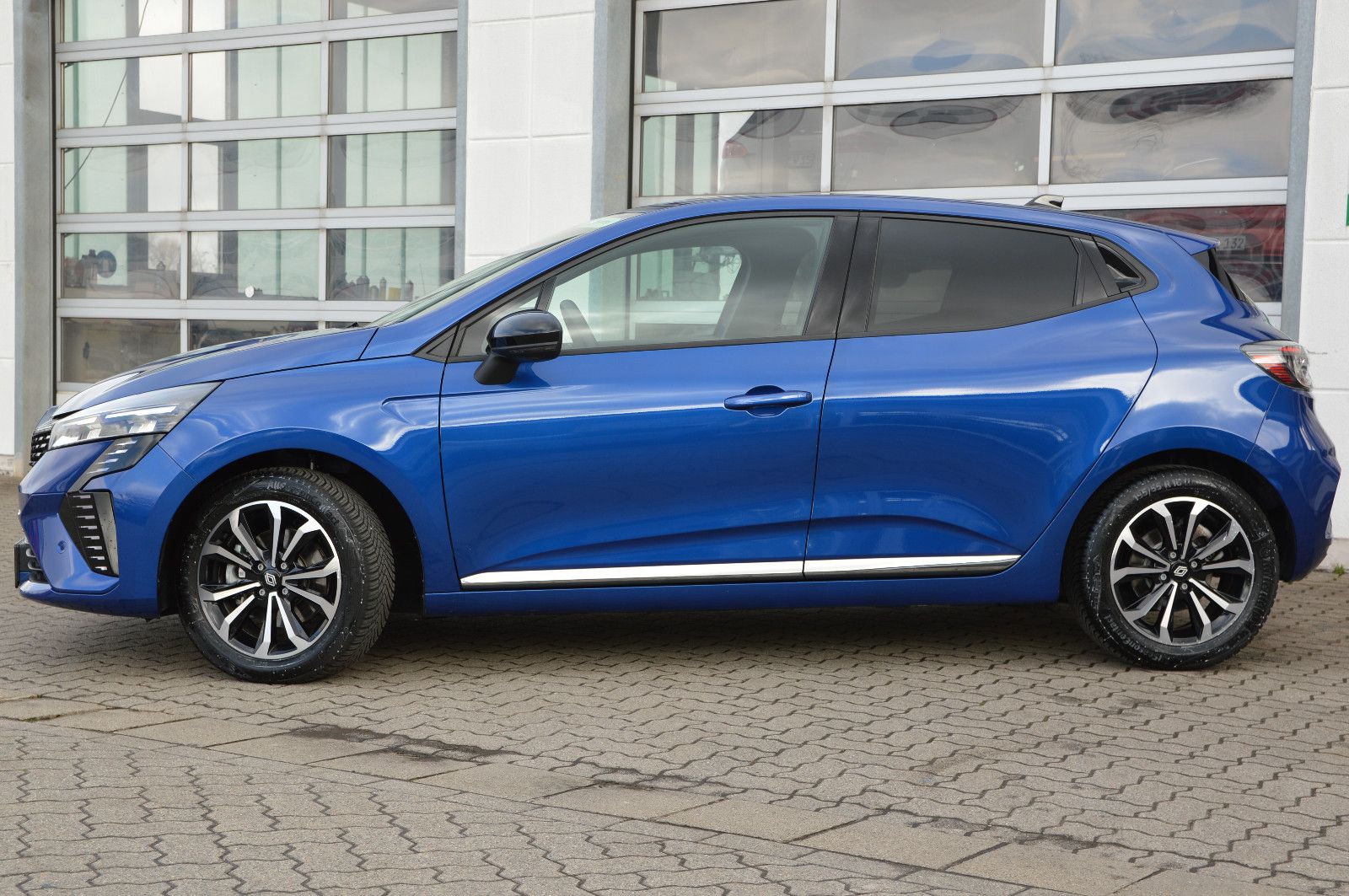 Fahrzeugabbildung Renault Clio V E-Tech Full Hybrid 145 Techno