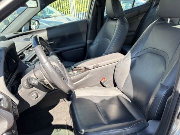 Lexus UX - 5