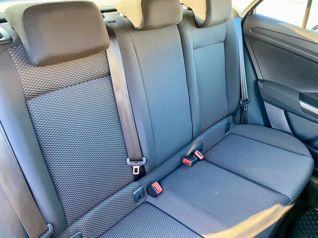 Fahrzeugabbildung Volkswagen T-Roc 1.0 TSI OPF AAC SHZ CARPLAY PDC ALU