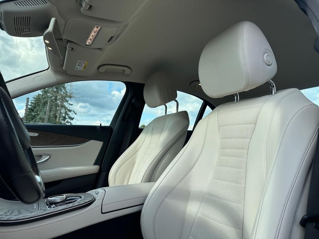 Fahrzeugabbildung Mercedes-Benz E 250 Avantg. Totwi. LED SHZ Ambie. Navi KAM RDK