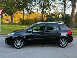 Renault Clio Grandtour Night & Day - Renault Clio mit Schiebedach