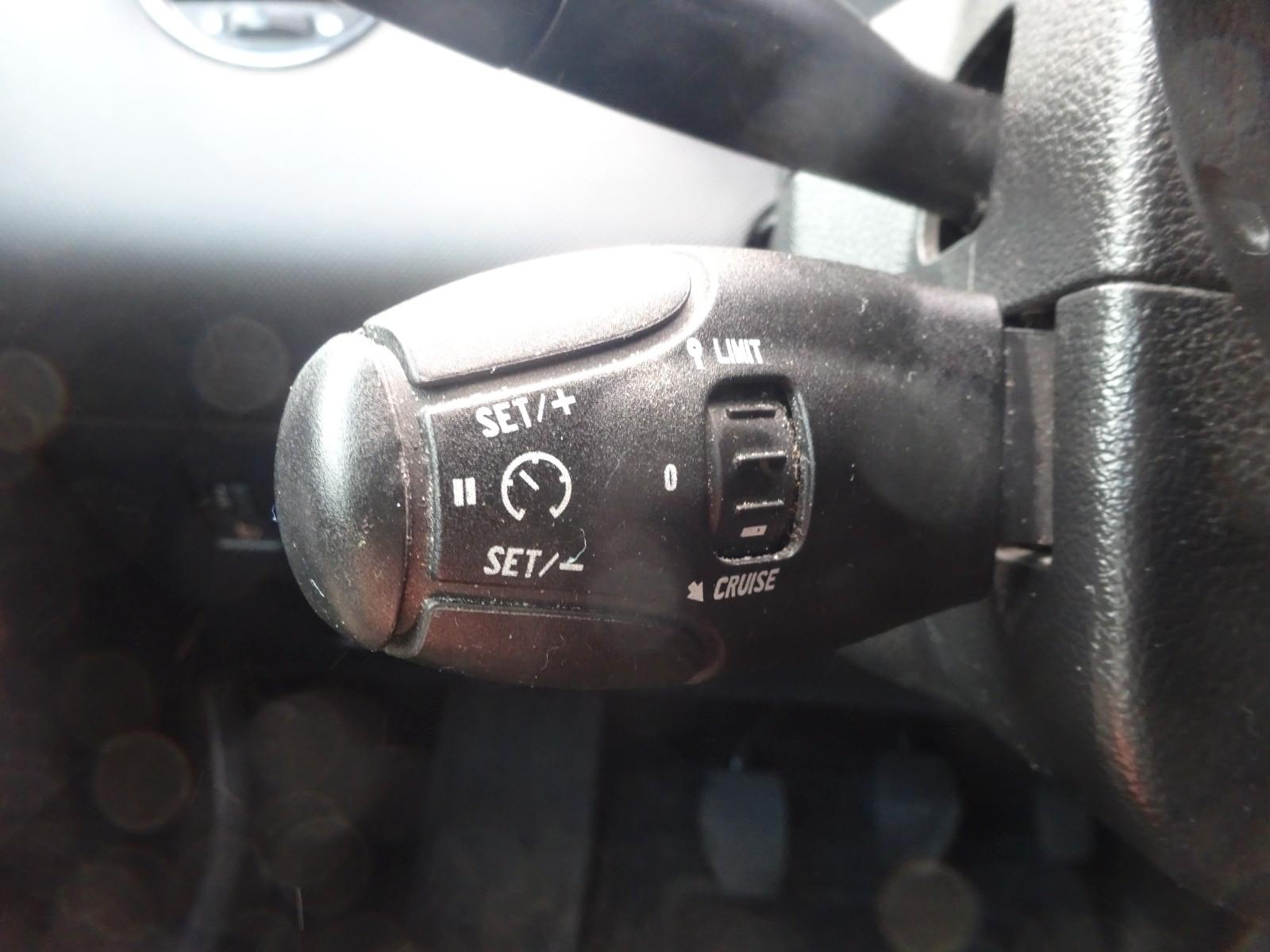 Peugeot 308 2011 — photo 20
