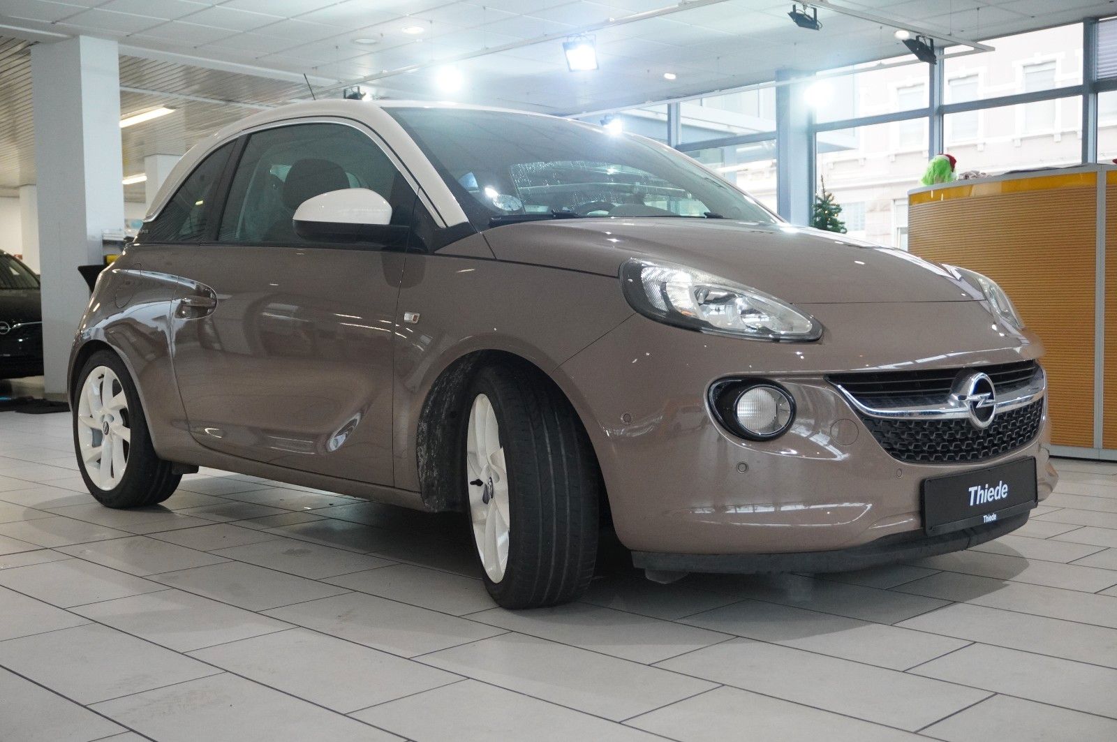 Fahrzeugabbildung Opel Adam 1.4 SLAM LED/KLIMA/PDC/WINTER/SPORT/TEMP.