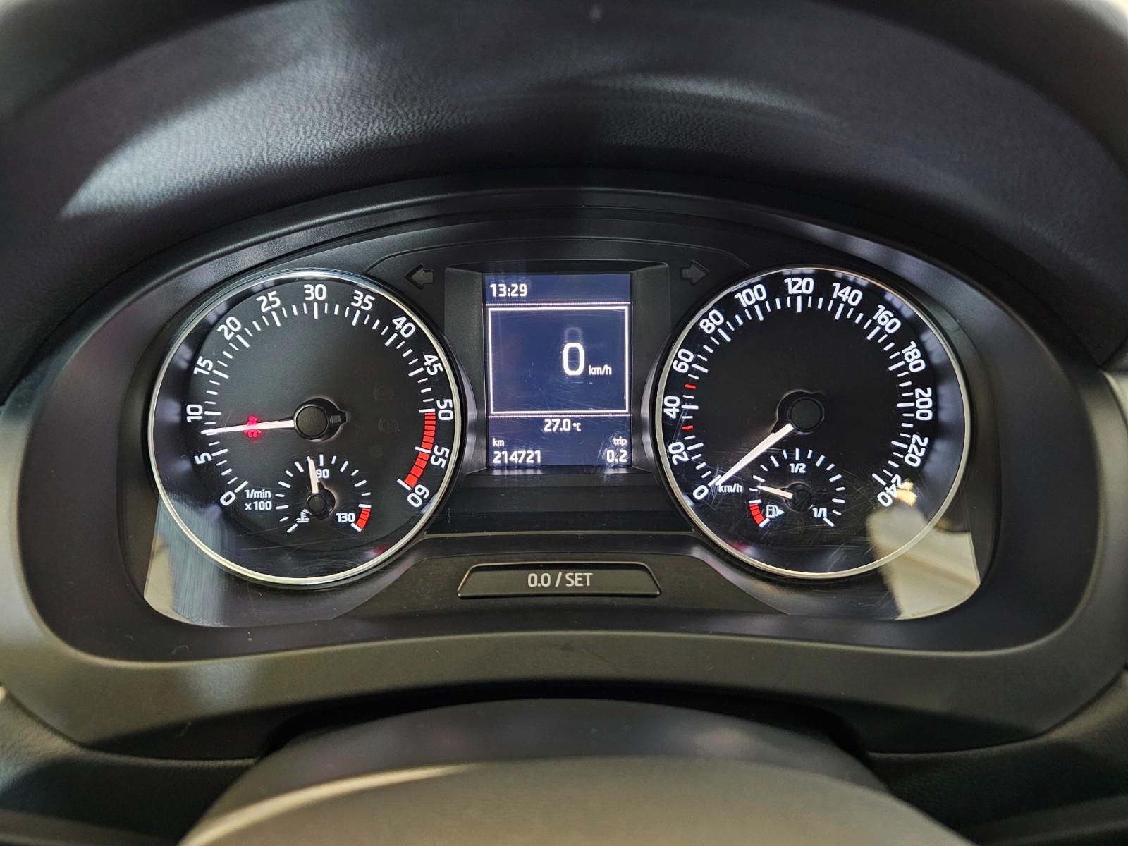 Skoda Rapid 2015 — photo 21