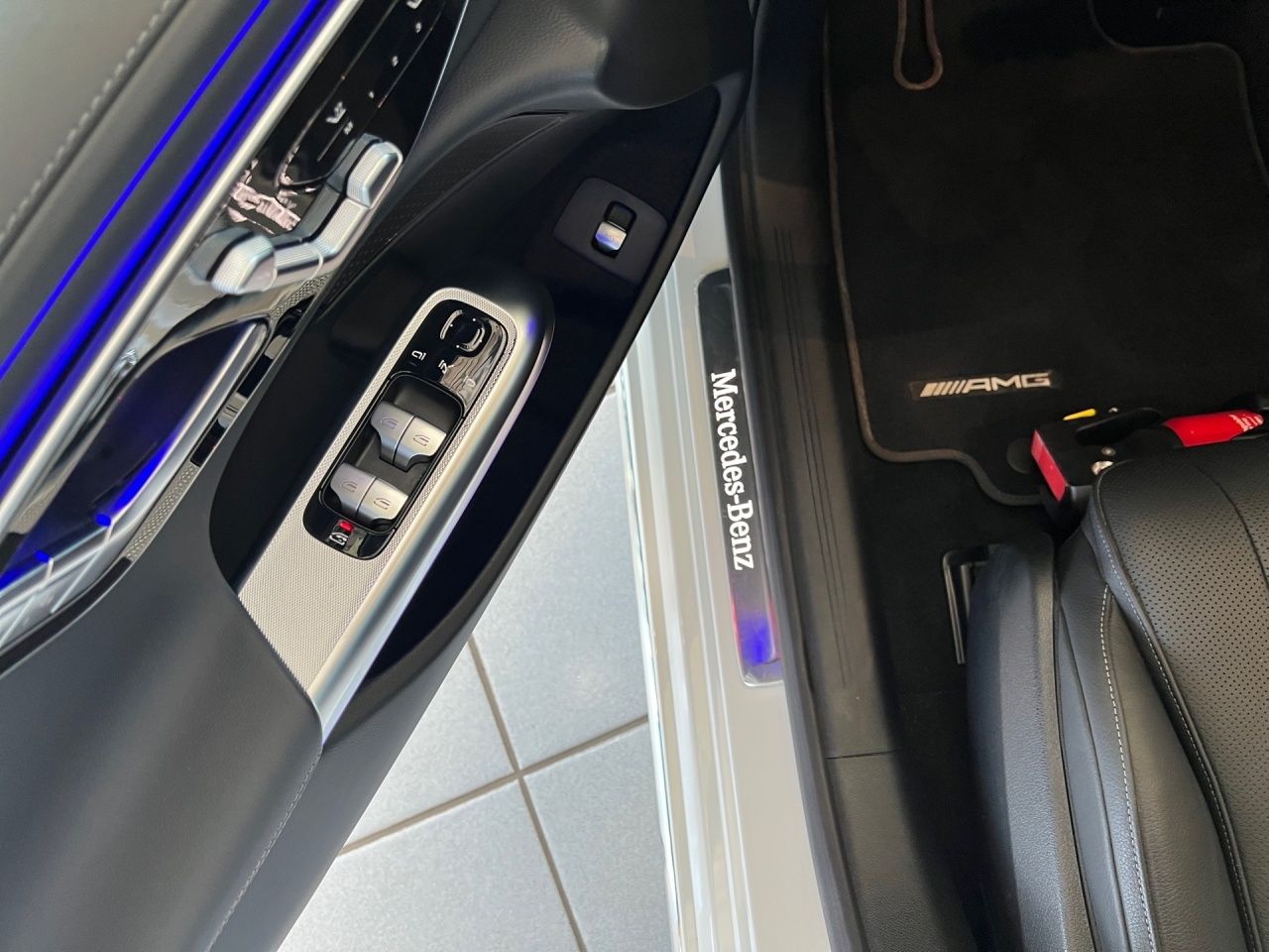 Mercedes-Benz E 300 T de 4M AMG Massage Sitzklima Superscreen foto 14