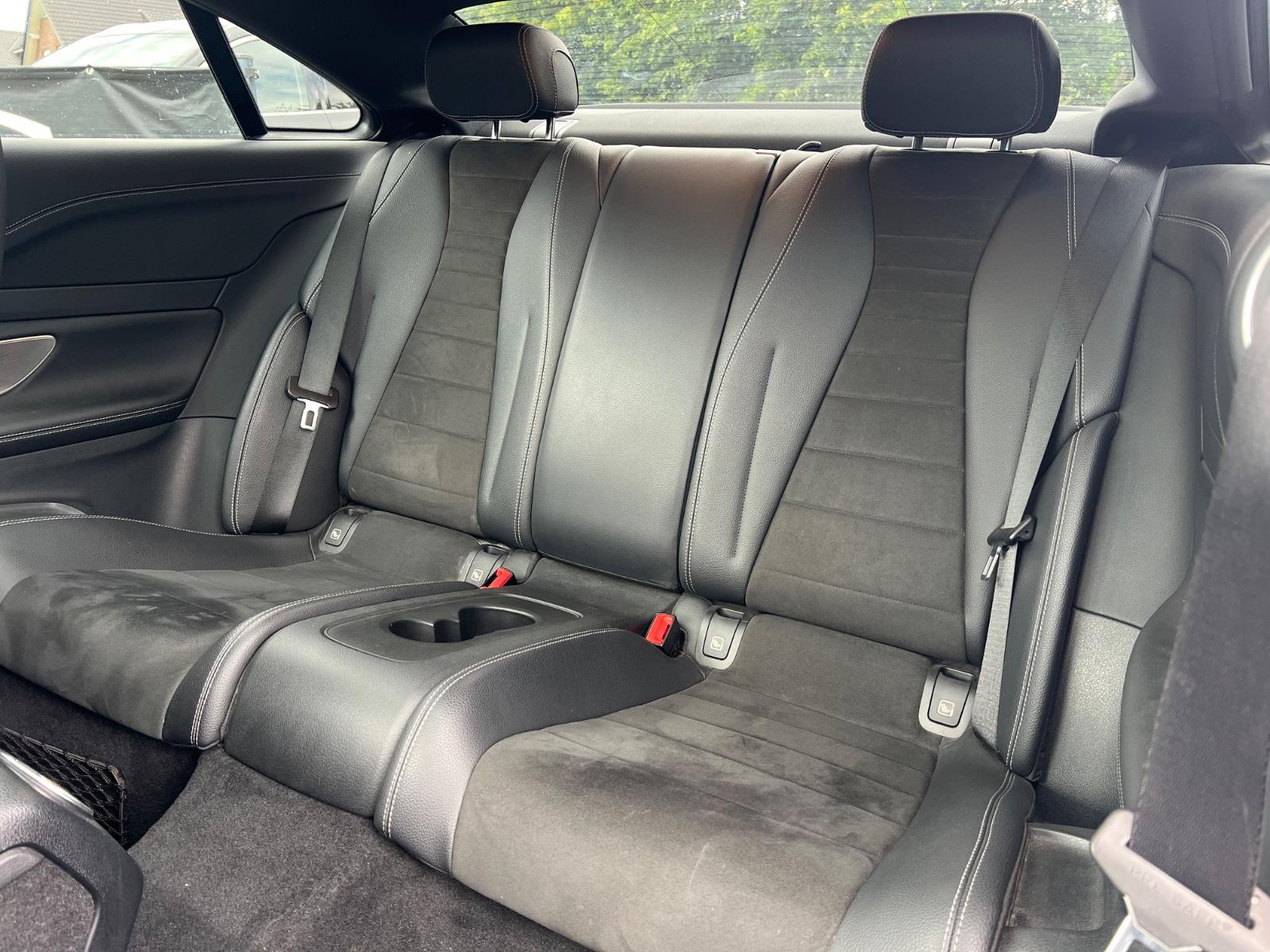 Mercedes-Benz E 300 E Coupe AMG Line Panorama Soft -Close