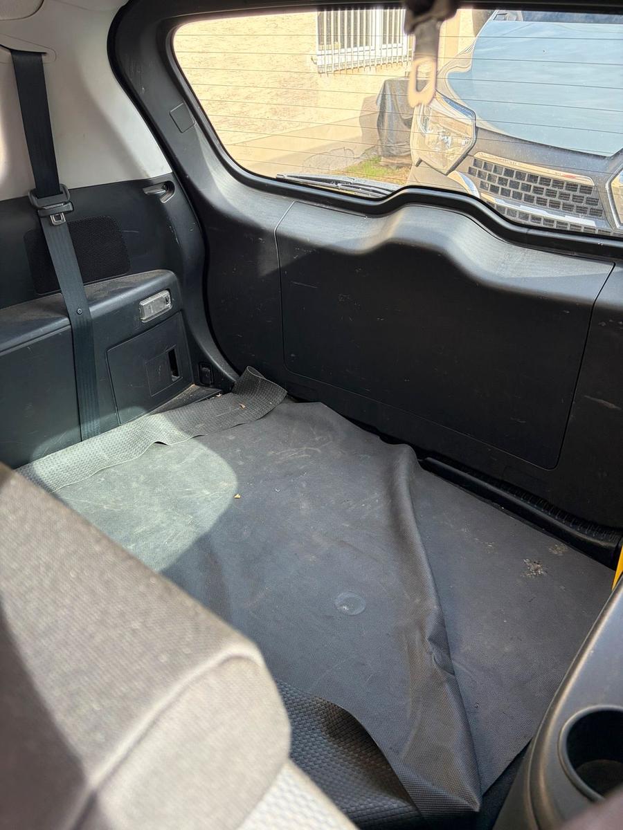 Mazda 5 2005 — photo 8