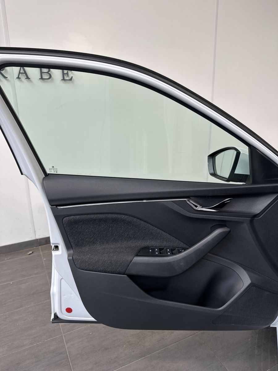 Fahrzeugabbildung SKODA Scala 1.5 TSI DSG Style LED+ACC+KAMERA+SHZ+CARPL