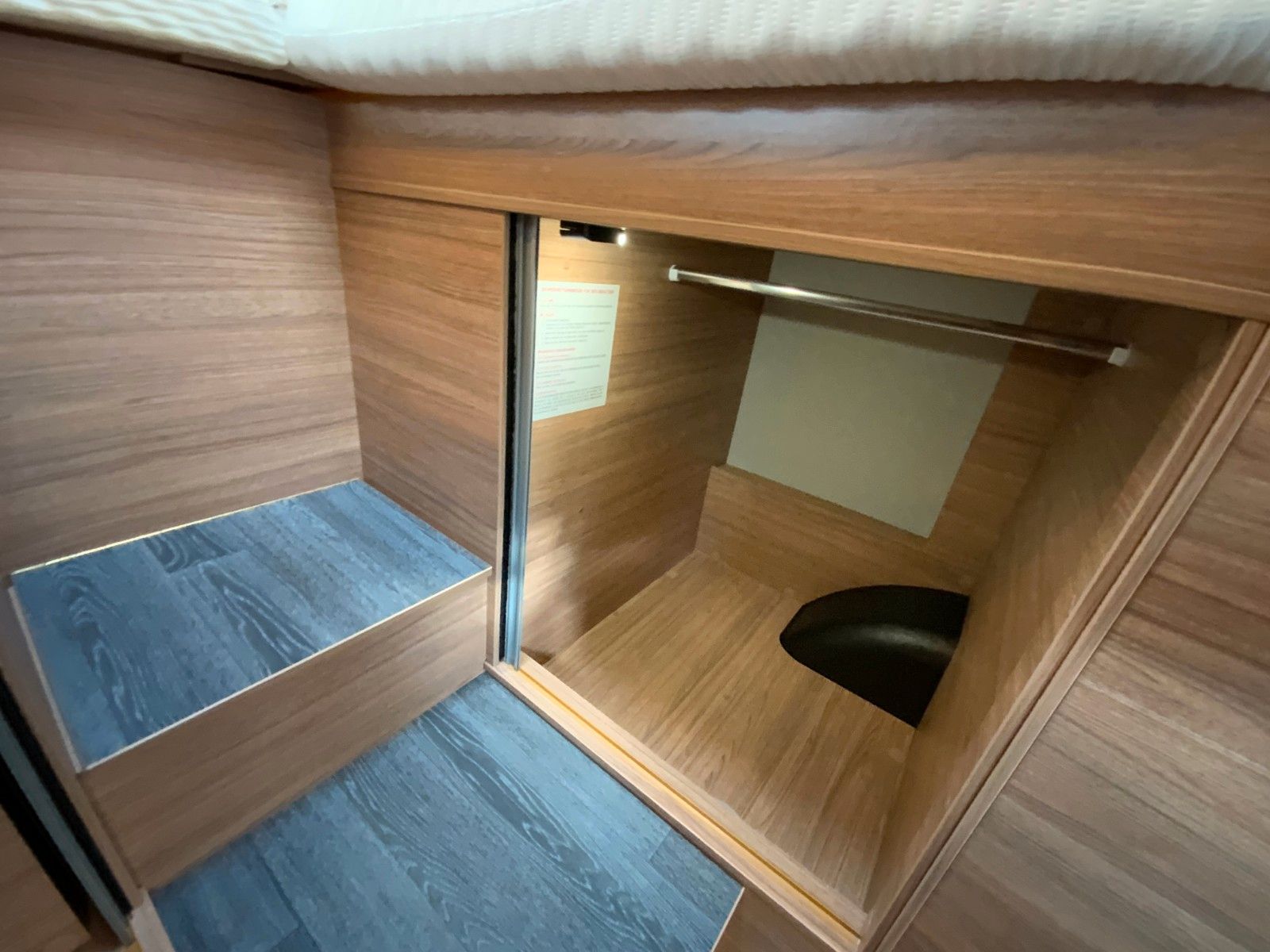 Fahrzeugabbildung Weinsberg CaraSuite 650 MEG