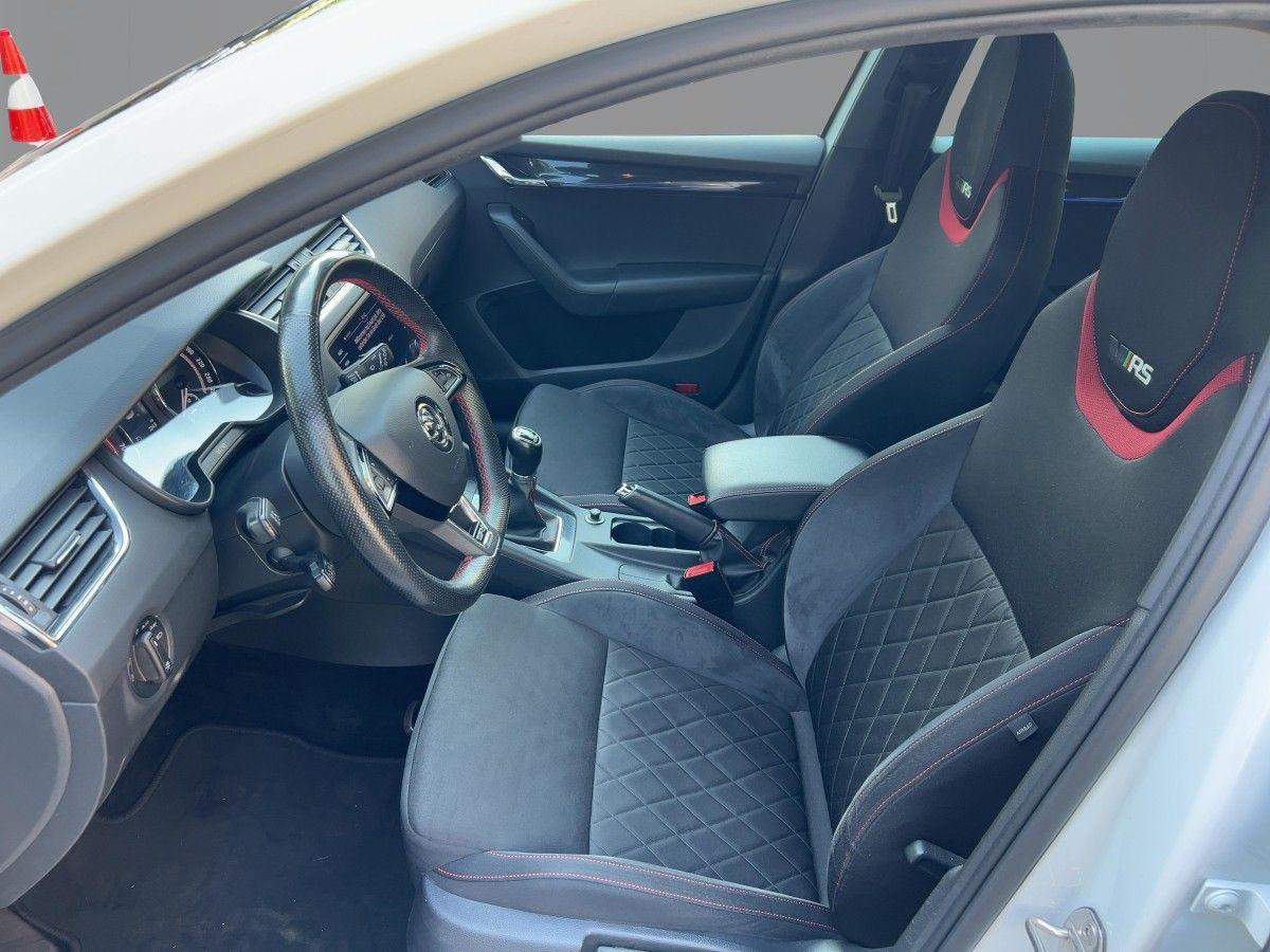 Skoda Octavia 2.0 TSI RS 6-Gang LED PDC Navi ACC