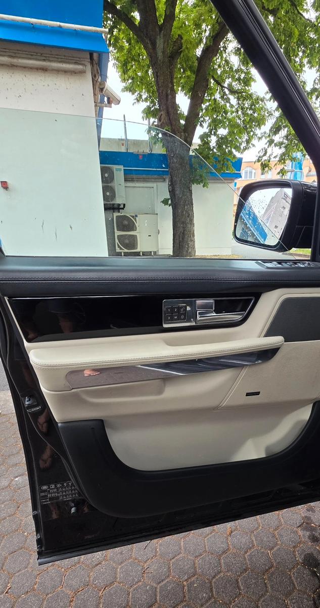 LAND ROVER RANGE ROVER SPORT 256CH - 4X4 - BVA - HISTORIQUE ENTRETIEN COMPLET - 1ERE MAIN - ATTELAGE