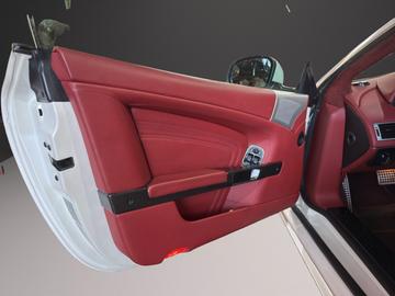 2011 Aston Martin DBS — миниатюра 18